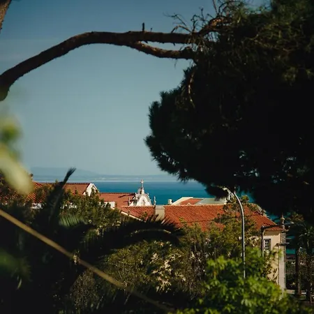 A House In - Adults Only 5* Estoril