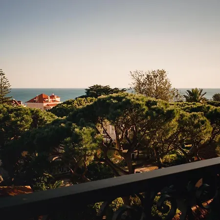 A House In - Adults Only 5* Estoril
